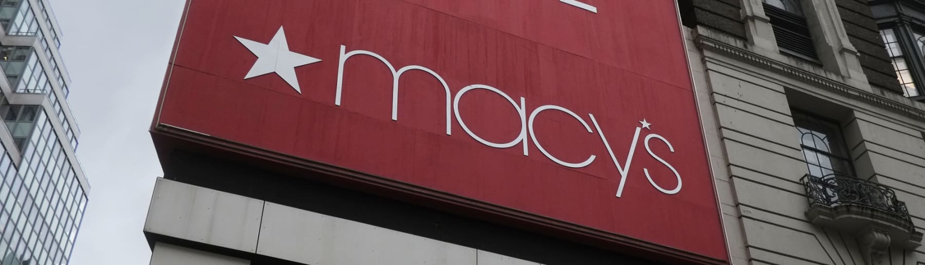 Macy's sign