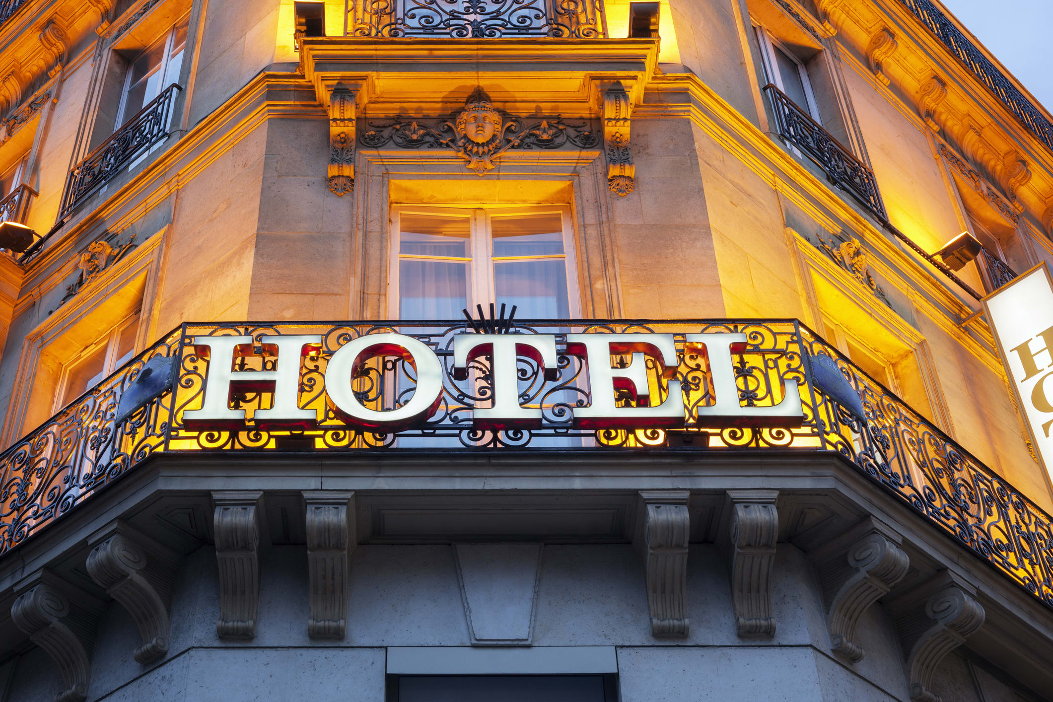 save money on hotel room