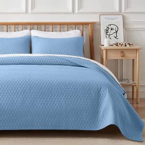 Veeyoo Quilt Set from $17 Veeyoo Quilt Set from $17