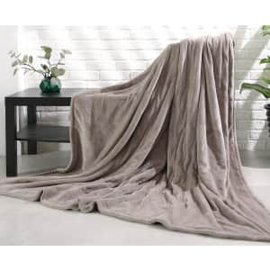 Naipo 72" x 84" Electric Heated Blanket for $38 Naipo 72" x 84" Electric Heated Blanket for $38